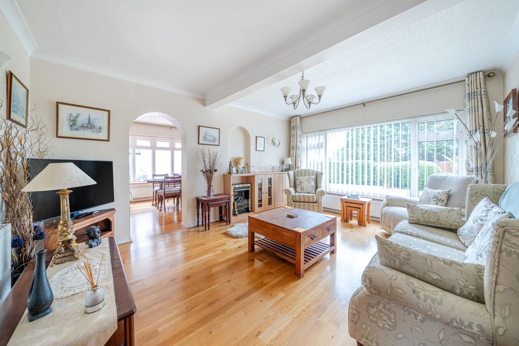 Property photo 2 of 19 1331566-9-6888c71...