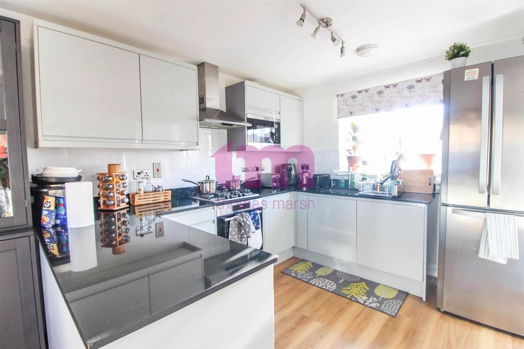 Property photo 3 of 15