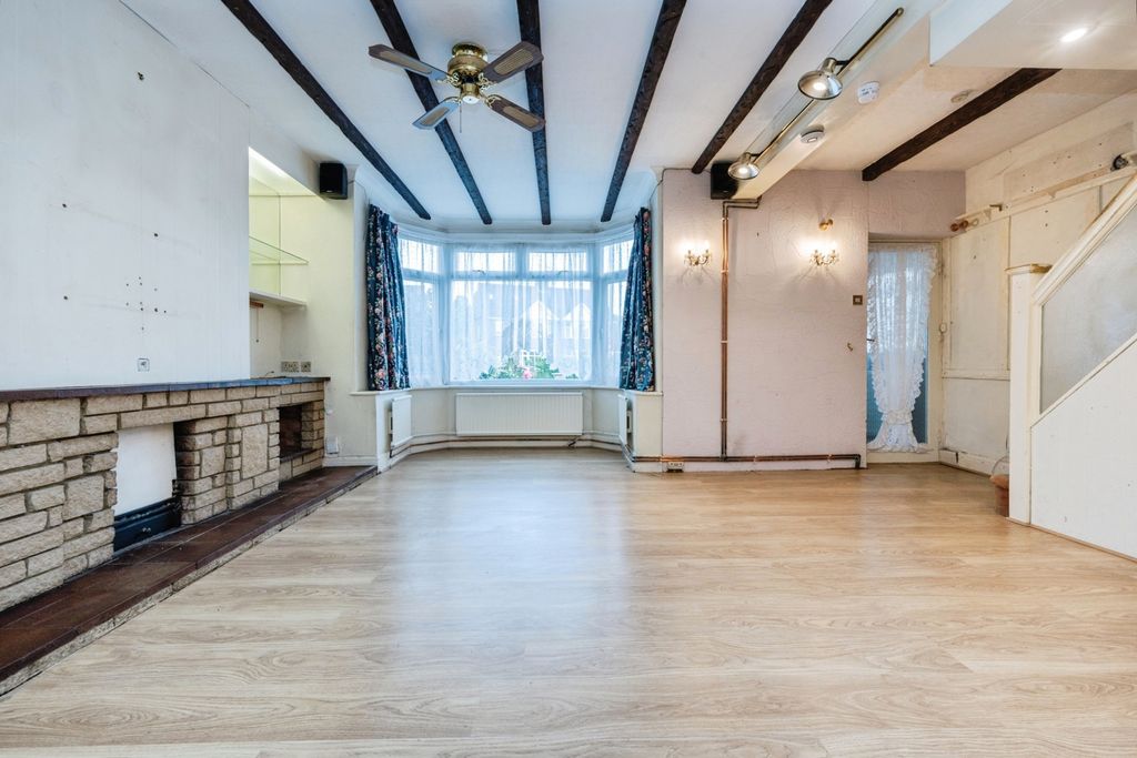 Property photo 3 of 25 Pbox-Img.Jpg