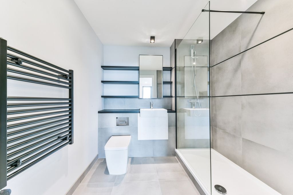 Property photo 3 of 7 Shower Room (Exam...