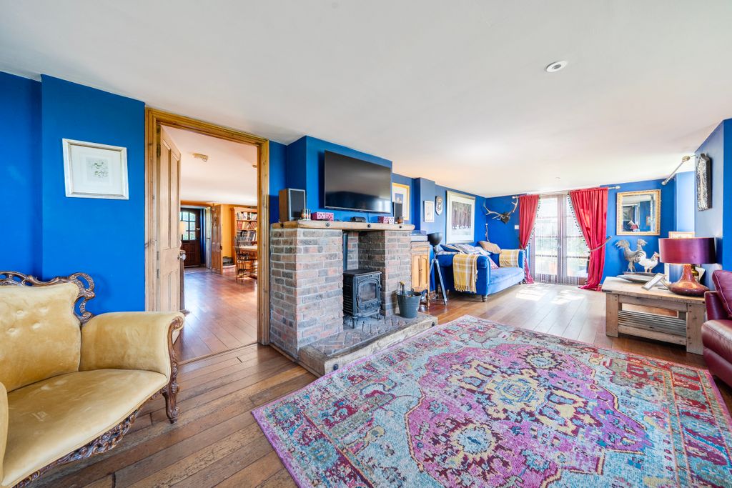 Property photo 2 of 18 1479822116A353464Da13F