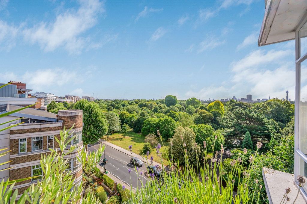 Property photo 2 of 8 Balcony