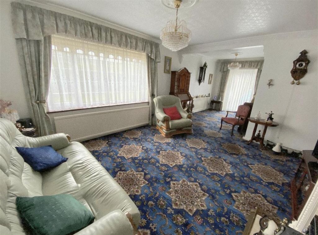 Property photo 2 of 17 Lounge &amp; Dining