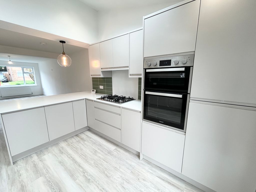 Property photo 2 of 14 Kitchen