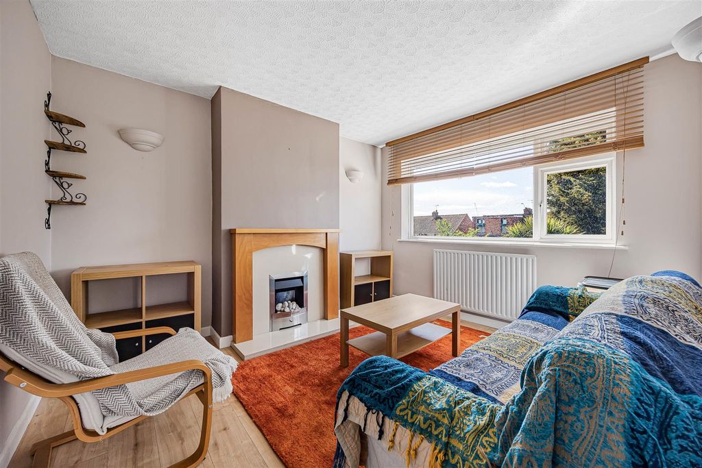 Property photo 2 of 10 3_77219.Jpg