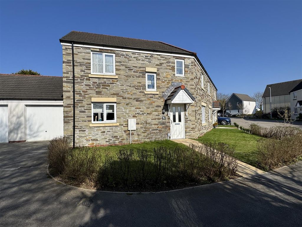 Property photo 1 of 18 Semi-Detached Home