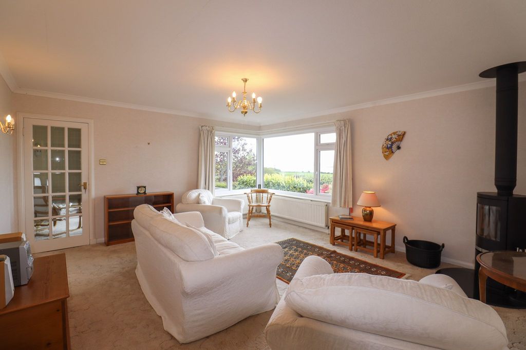 Property photo 3 of 33