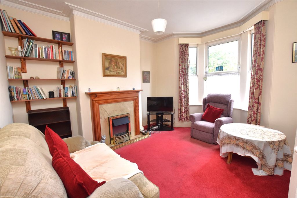 Property photo 2 of 10 Living Room