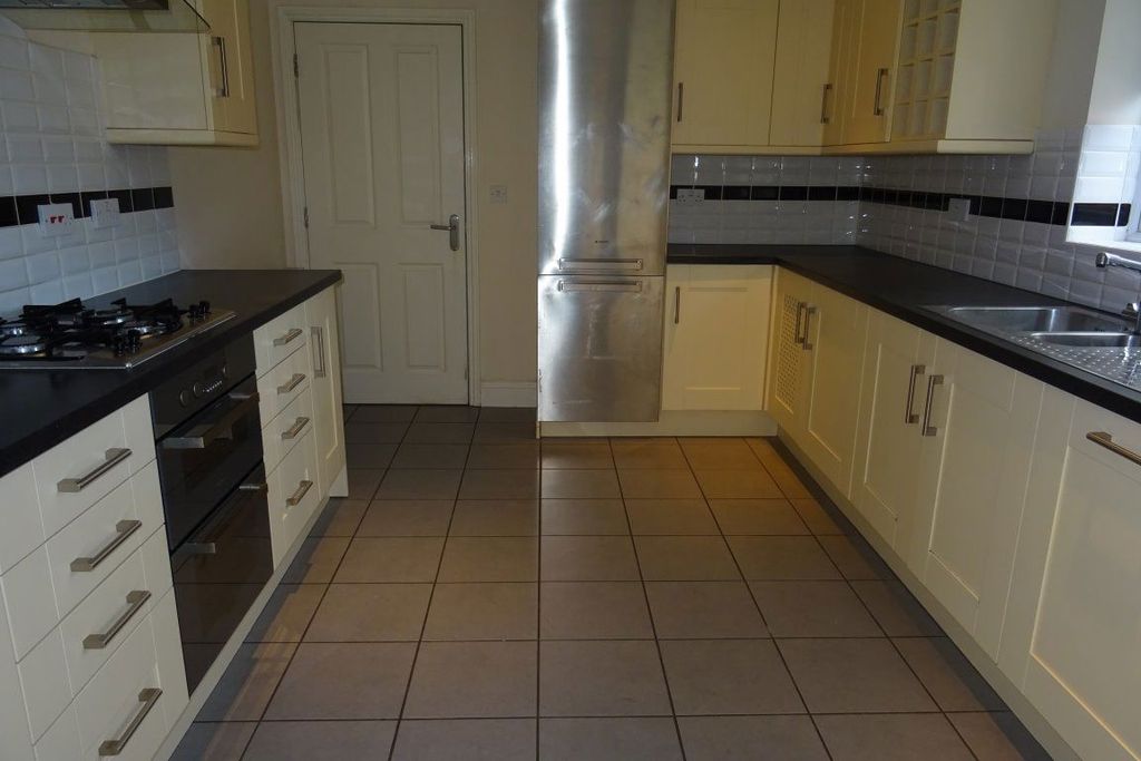 Property photo 3 of 25