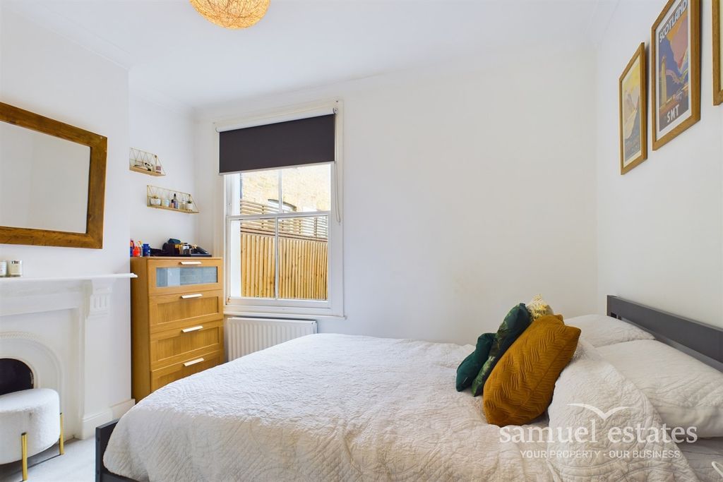 Property photo 2 of 11 Bedroom