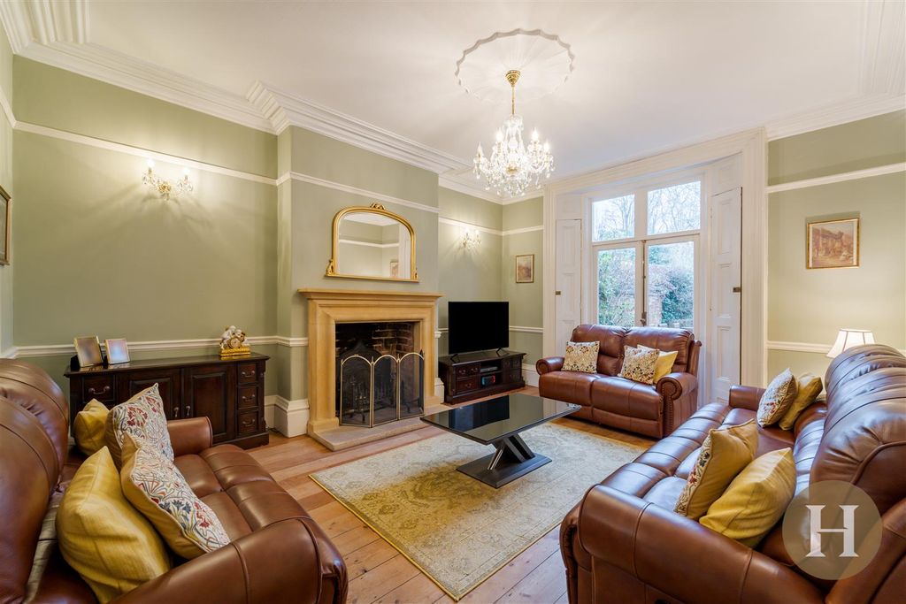 Property photo 2 of 57 Hadleigh Estate Agents-14.Jpg