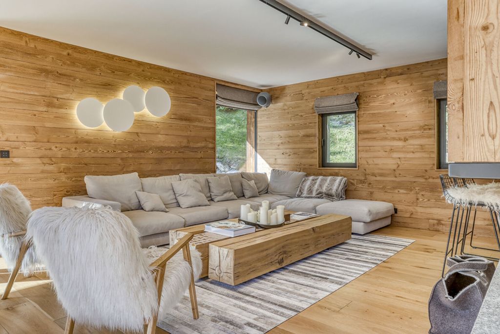 Property photo 2 of 12 St Nicolas De Veroce