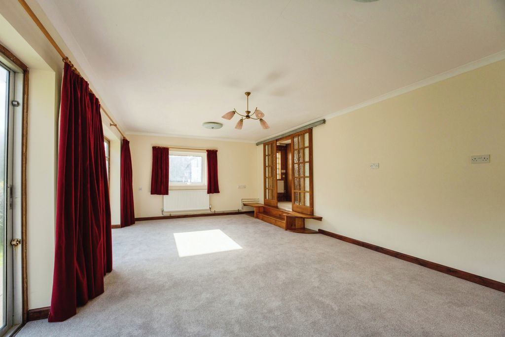 Property photo 3 of 23