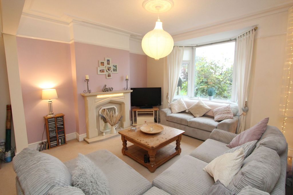 Property photo 2 of 50