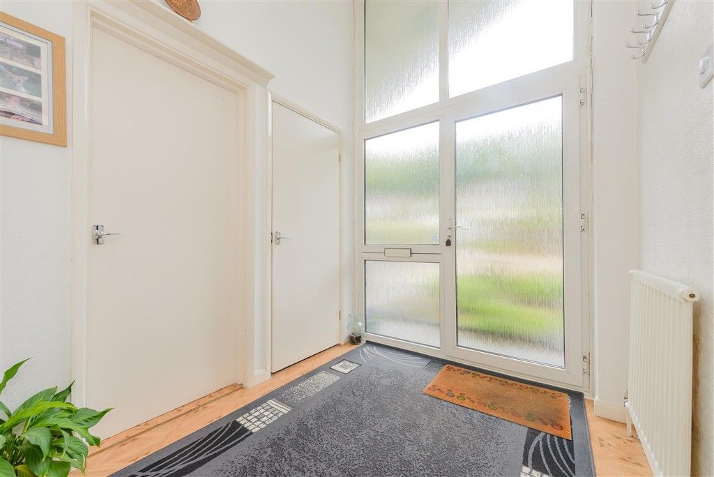 Property photo 2 of 10 Entrance Hall