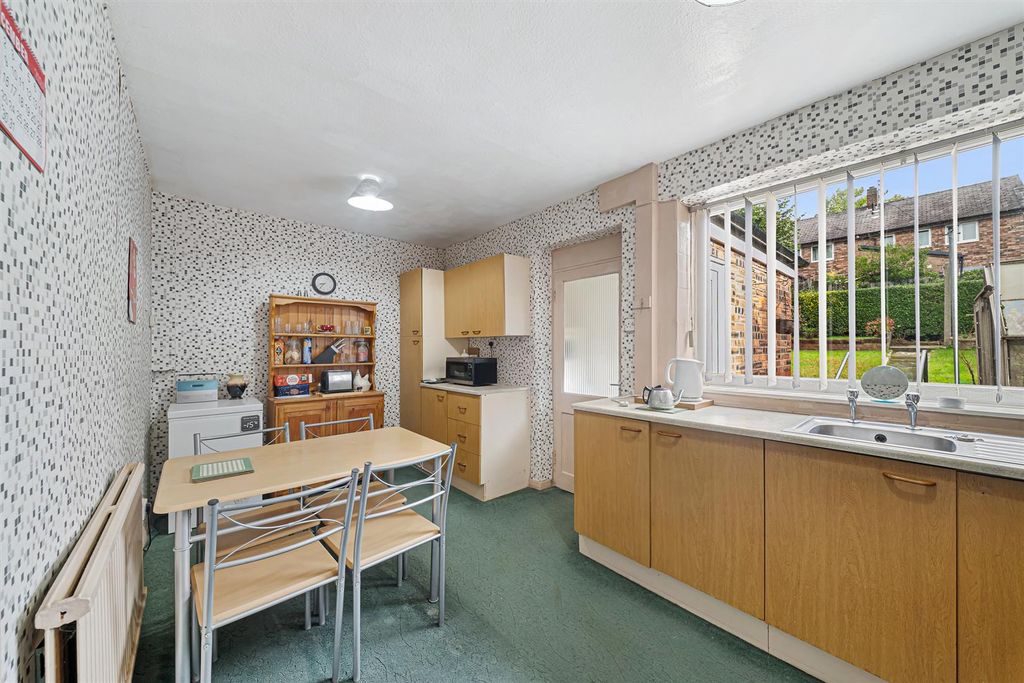 Property photo 3 of 19 55 Kingsway-4.Jpg