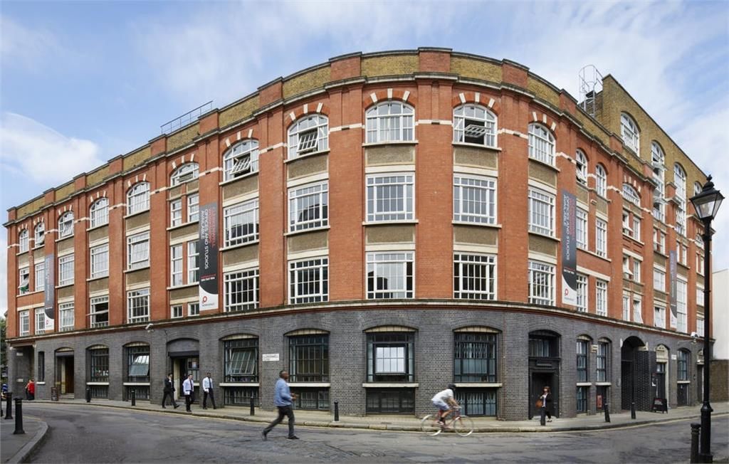 Property photo 1 of 10 Serviced Office To Rent In Clerkenwell Close, Farr