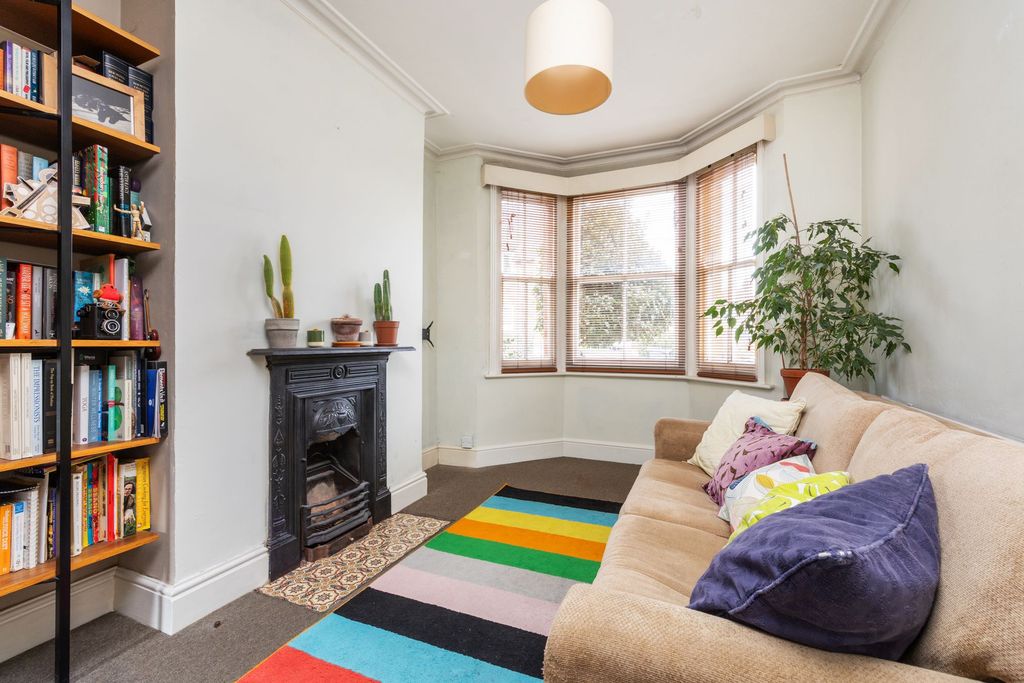 Property photo 2 of 7