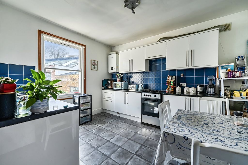 Property photo 2 of 12 Picture No. 14