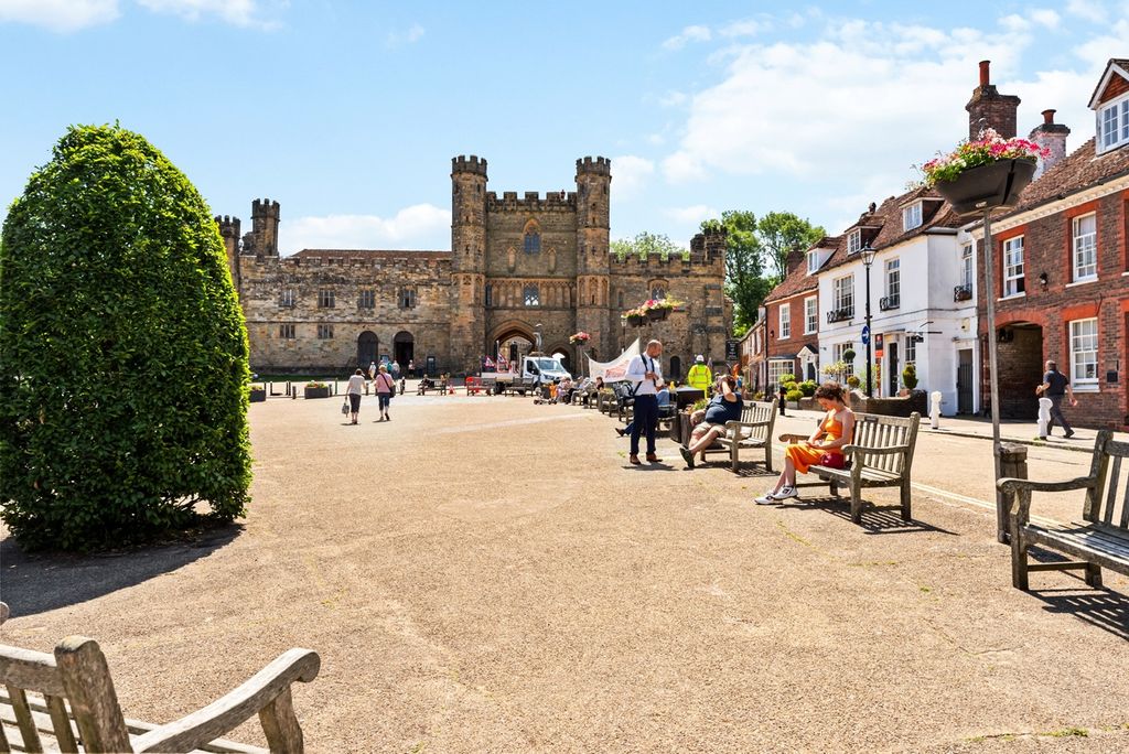 Property photo 1 of 9