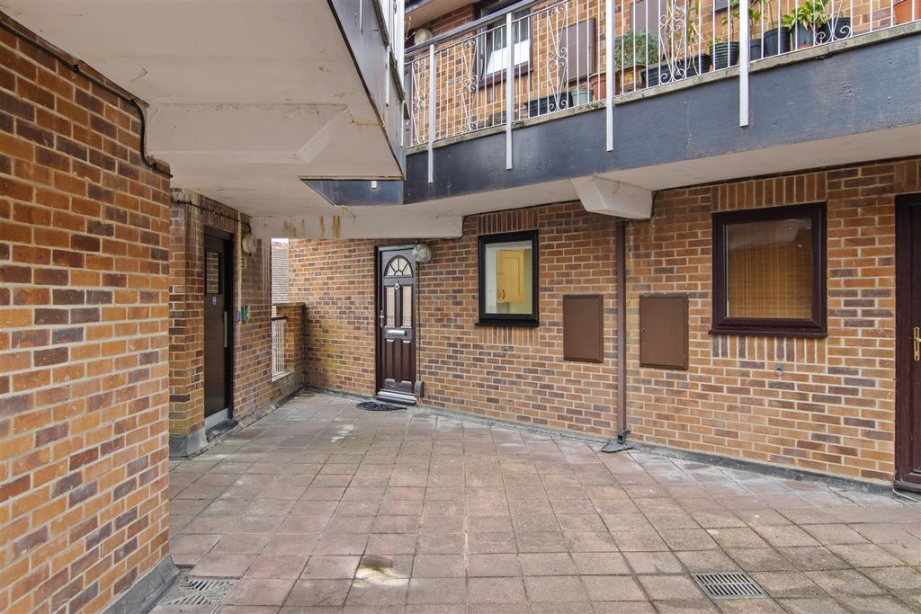 Property photo 1 of 6 Front