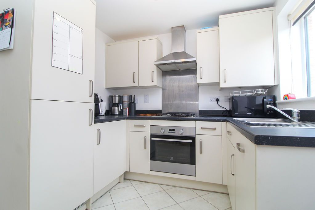 Property photo 2 of 14 Kitchen
