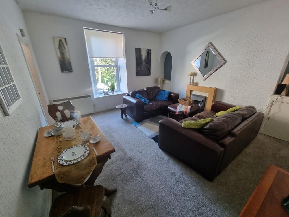 Property photo 1 of 7 Lounge