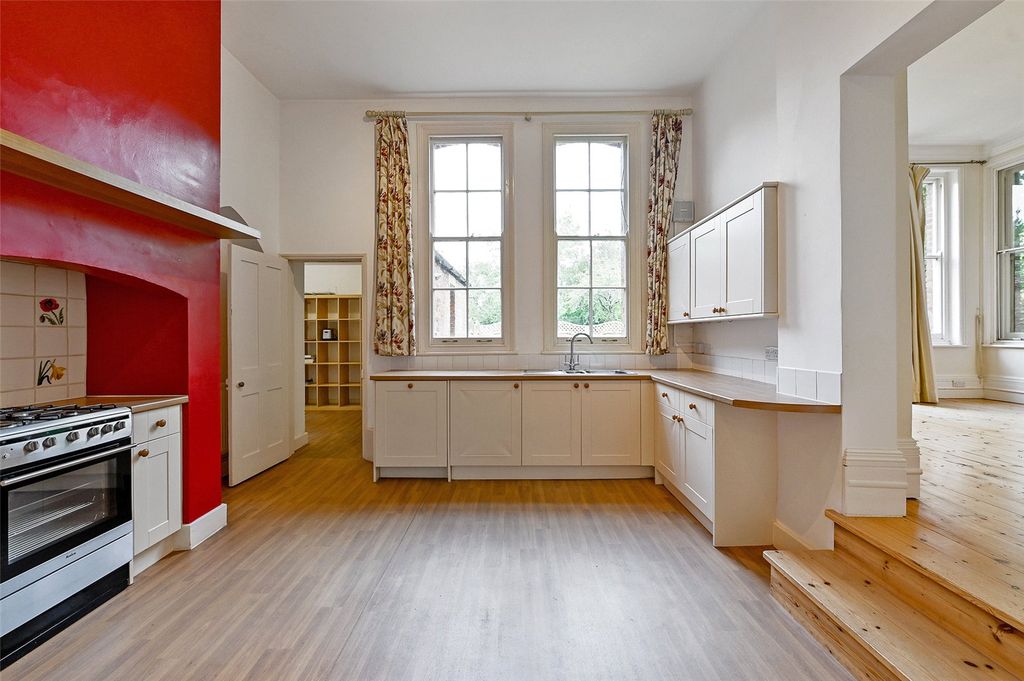 Property photo 2 of 11 Kitchen