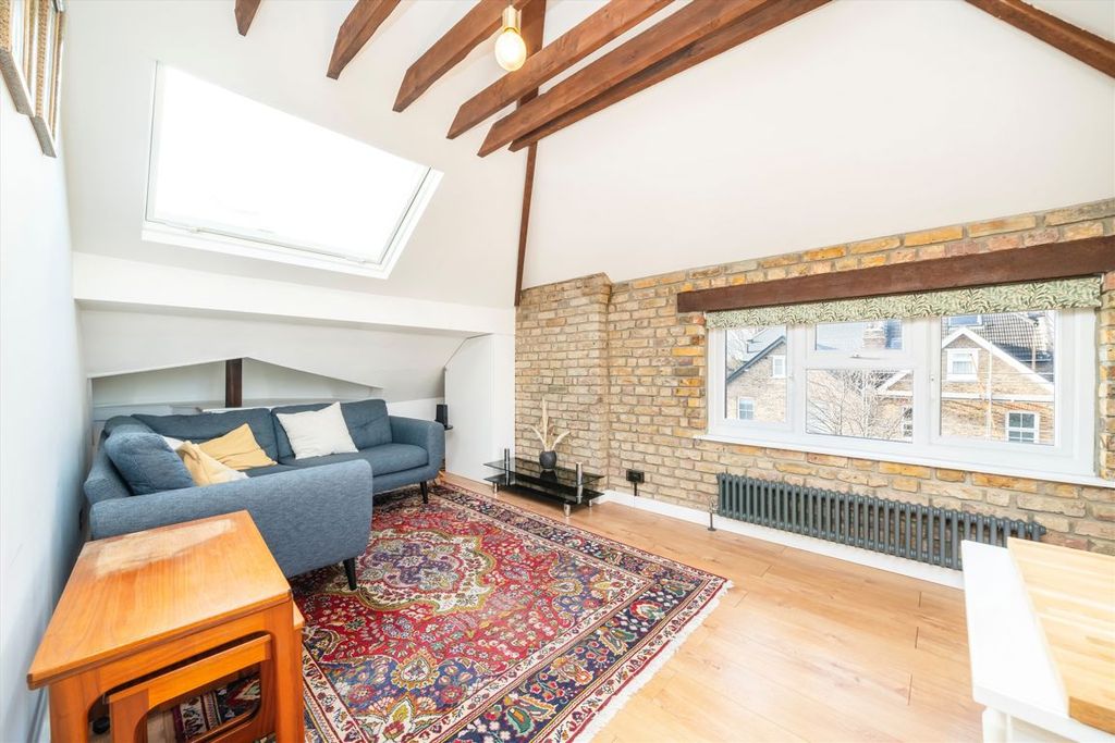 Property photo 2 of 7