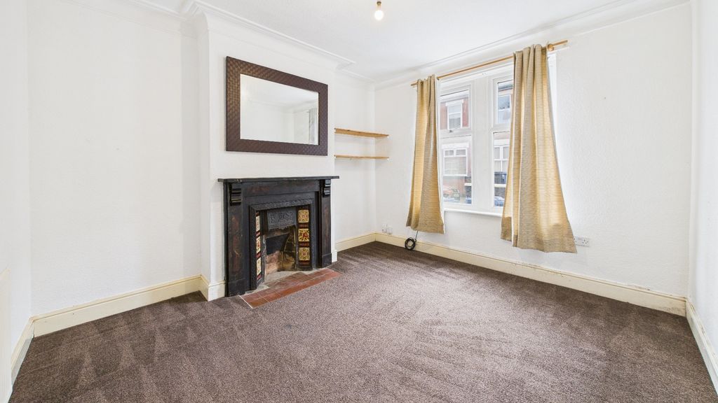 Property photo 3 of 21 4638365