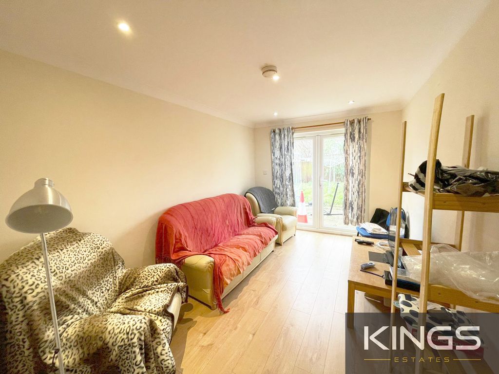 Property photo 2 of 16 17 Spear Rd (15)Logo