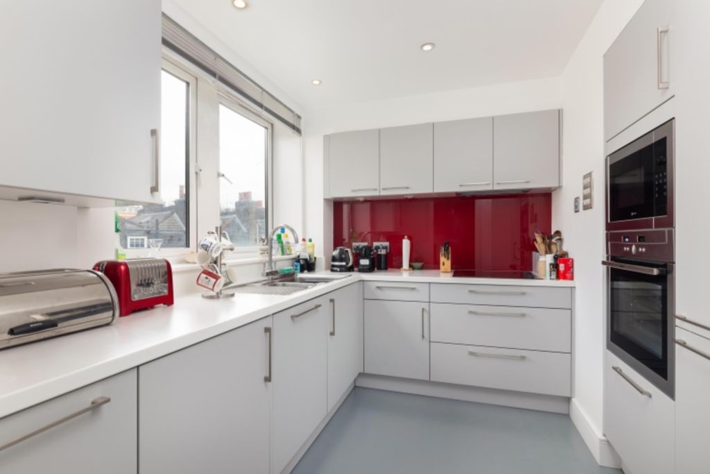 Property photo 3 of 8