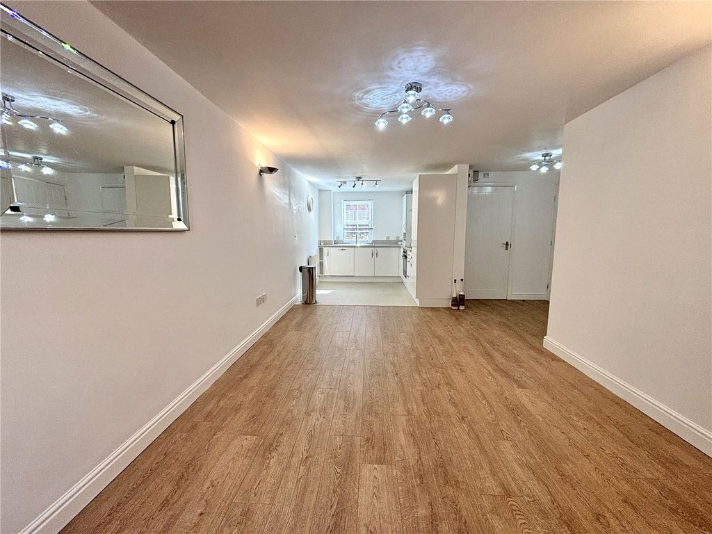 Property photo 3 of 7 Picture No. 12