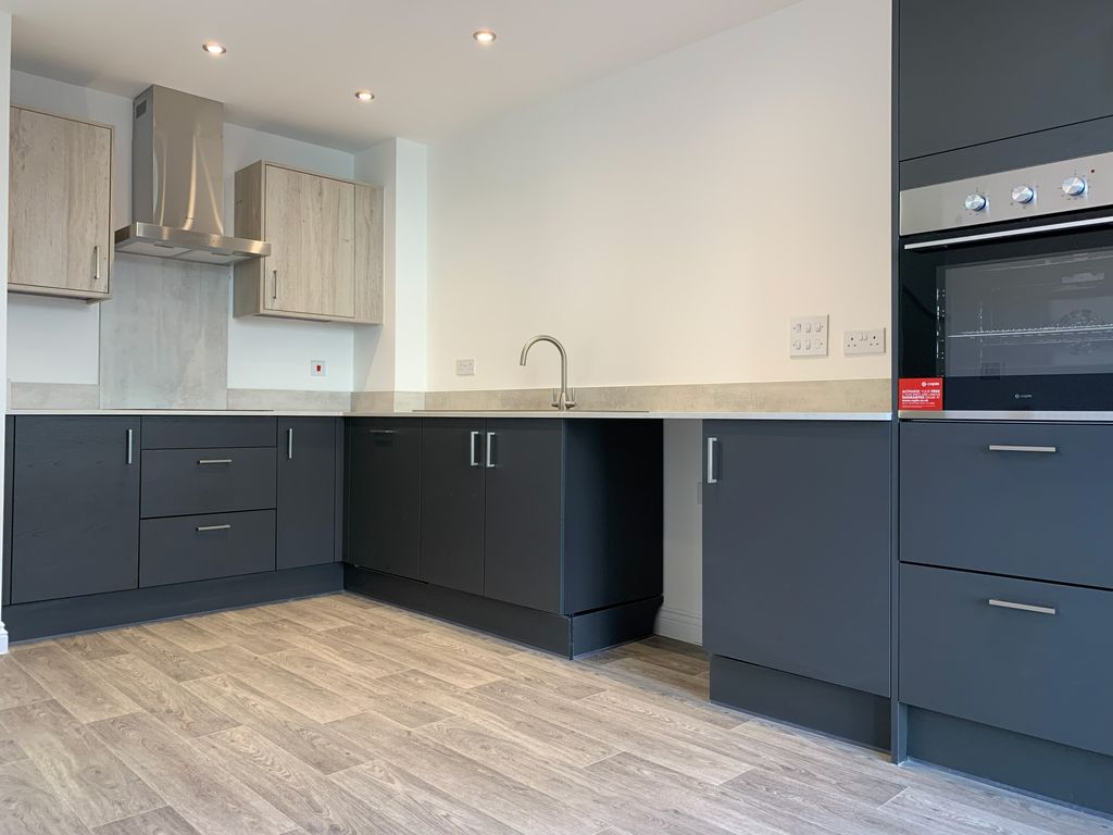 Property photo 2 of 14 Kitchen