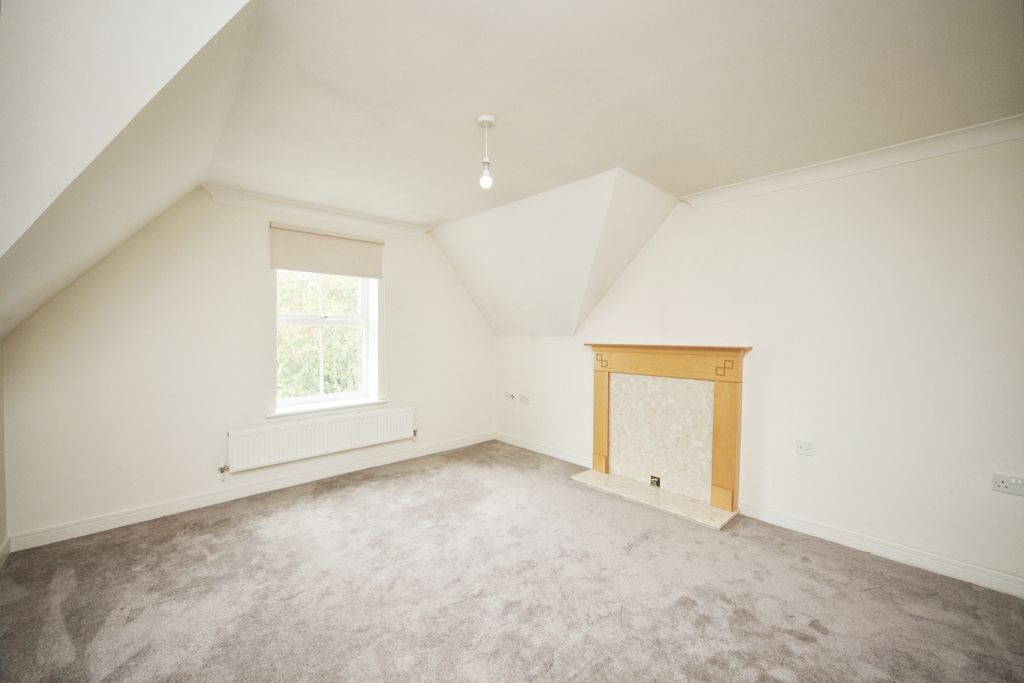 Property photo 2 of 18 Image