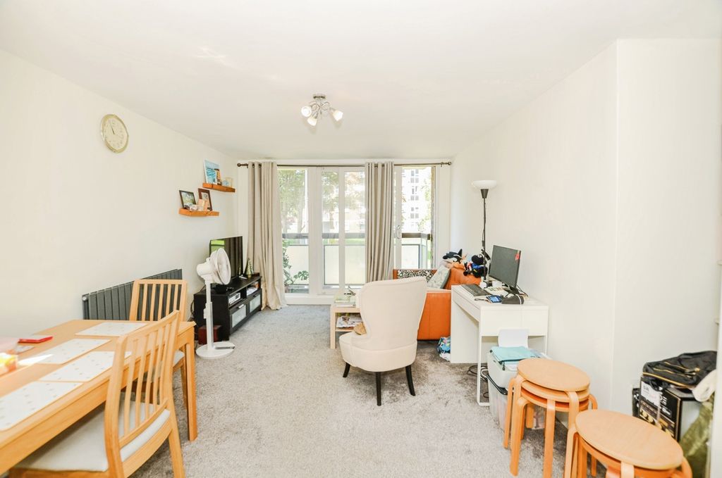 Property photo 2 of 17 Pbox-Img.Jpg