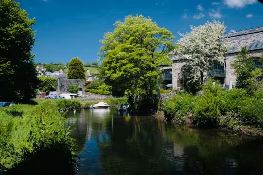 Property photo 2 of 9 King Lostwithiel