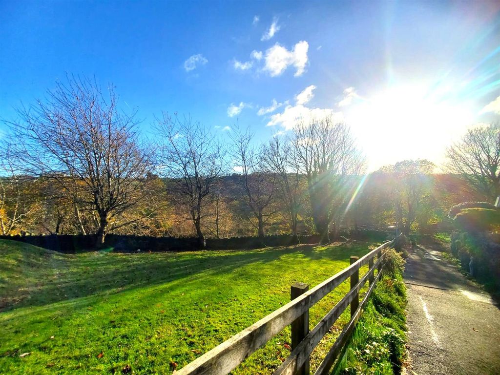 Property photo 2 of 28 Local Views