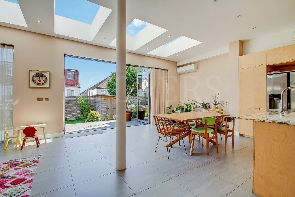 Property photo 3 of 18