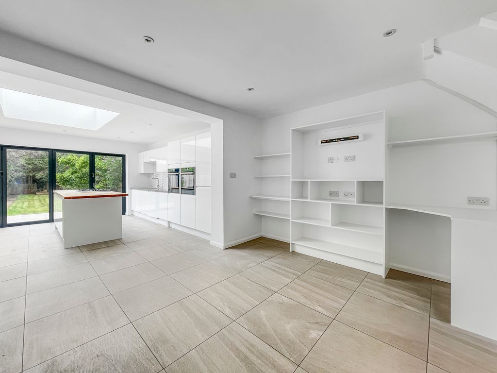 Property photo 2 of 24