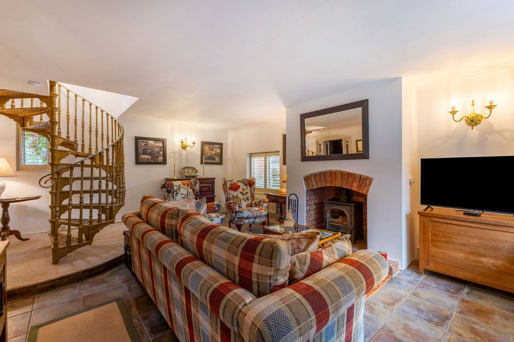 Property photo 3 of 17 Sitting Room