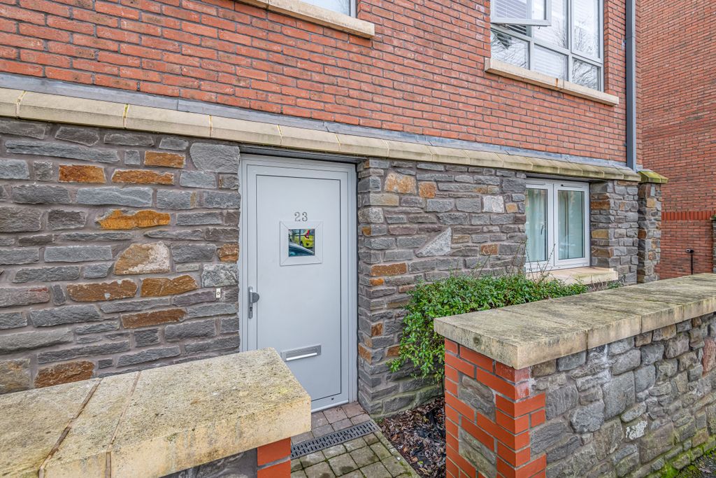 Property photo 2 of 17 St. Pauls House