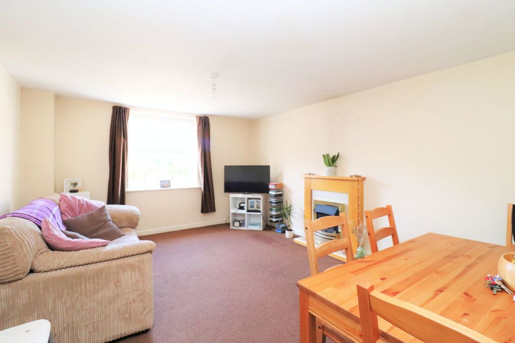 Property photo 2 of 7