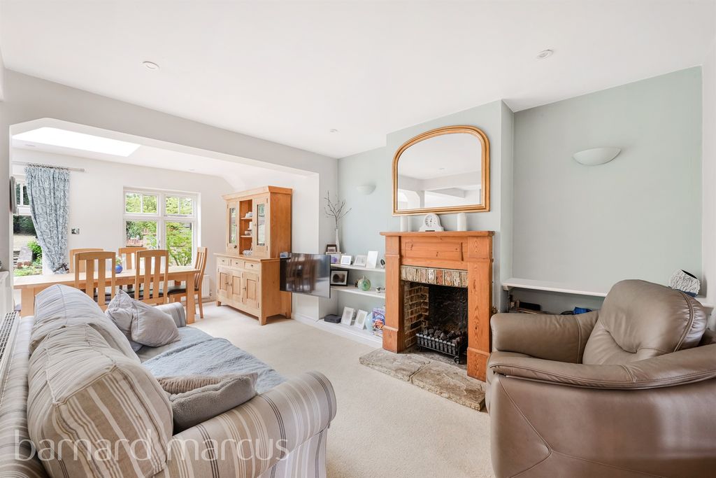 Property photo 3 of 17