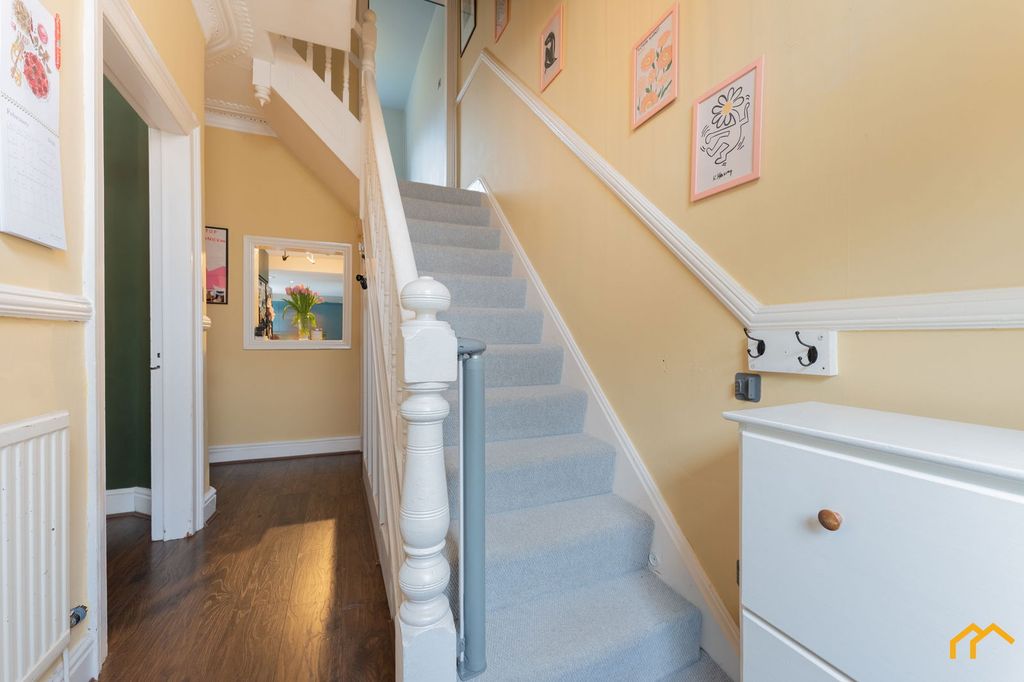 Property photo 2 of 22