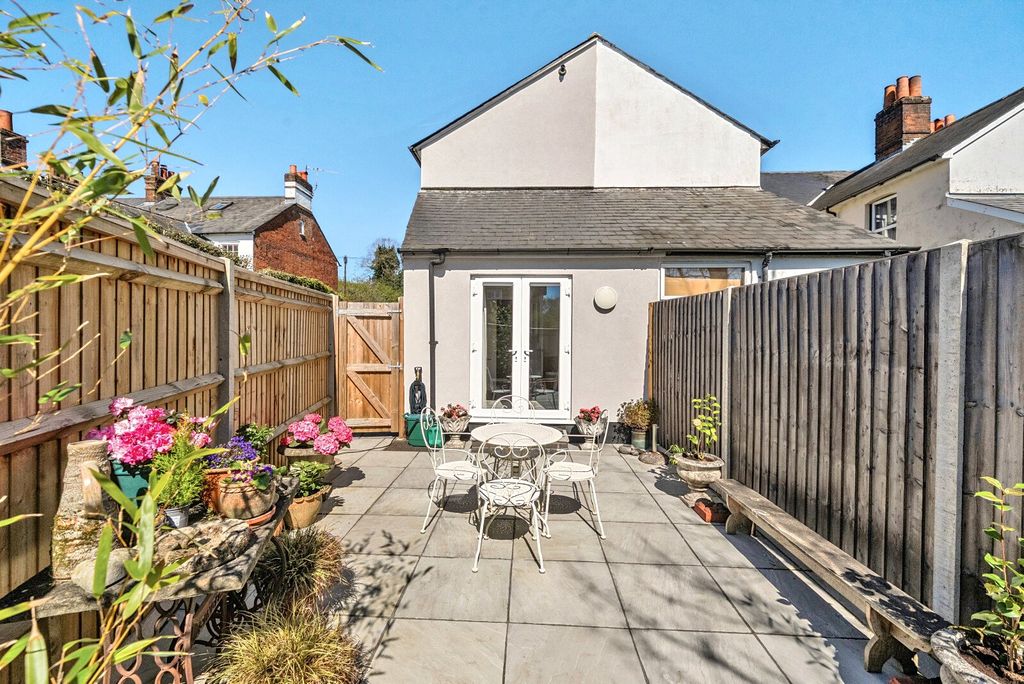 Property photo 2 of 32 Picture No. 30