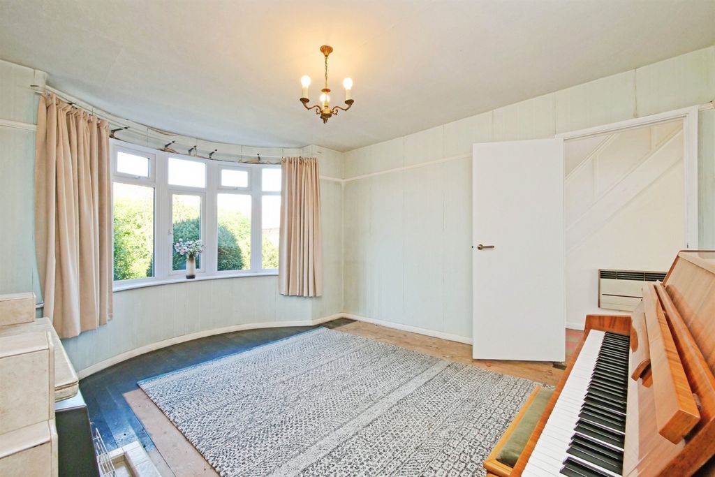 Property photo 2 of 19