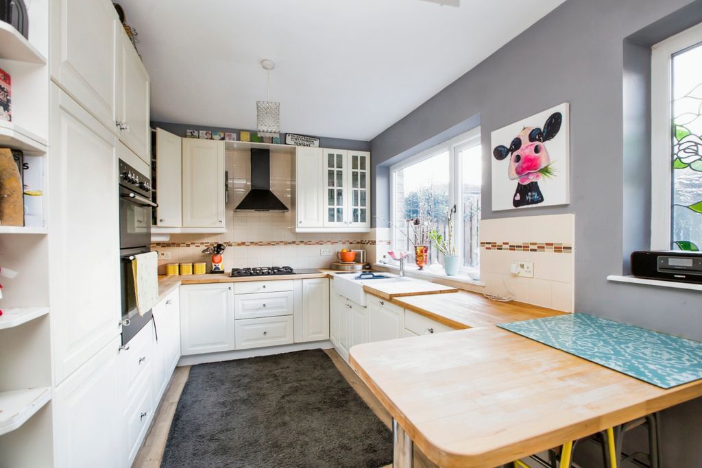 Property photo 3 of 17 Kitchen Diner