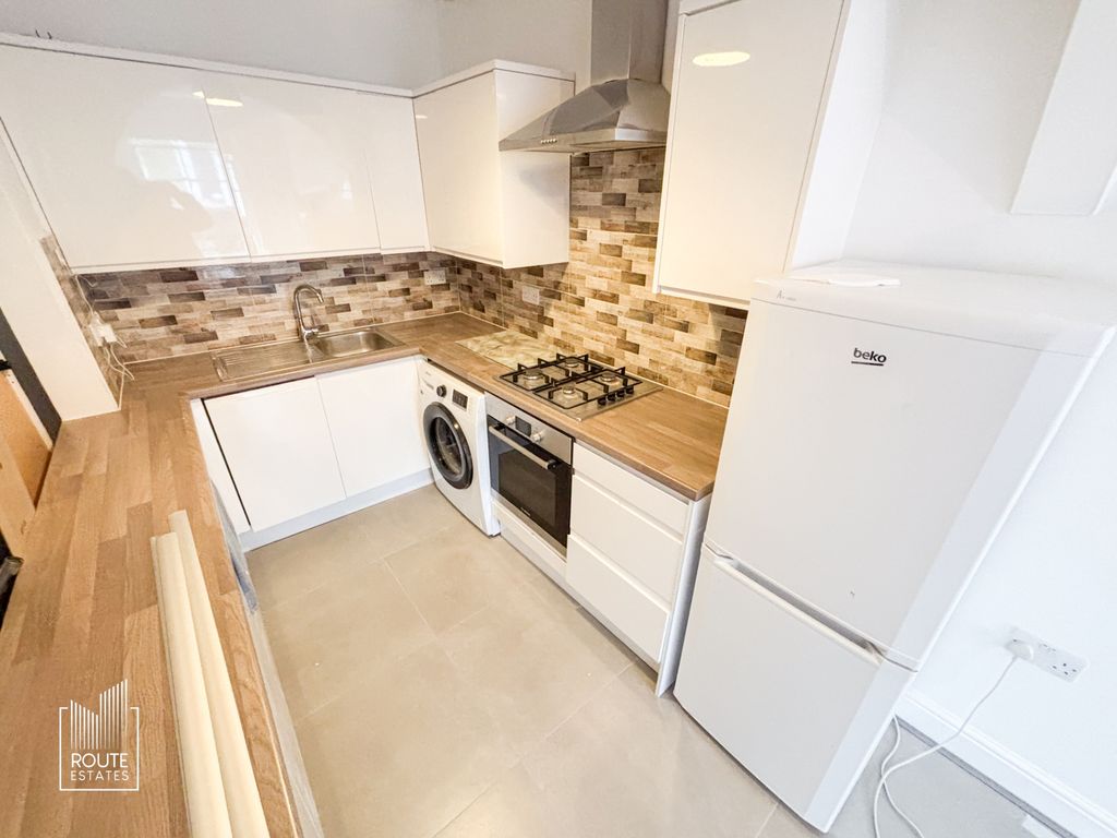 Property photo 3 of 8 Photo 4