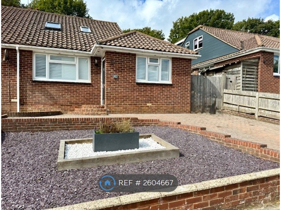 Property photo 3 of 20 Front Garden